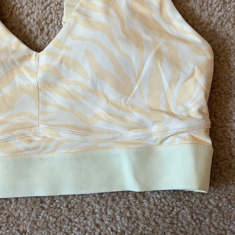 Nwt Fabletics All Day Every Day Bra - image 3
